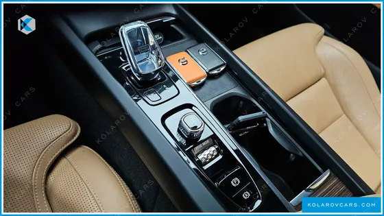 VOLVO XC60 B5 INSCRIPTION