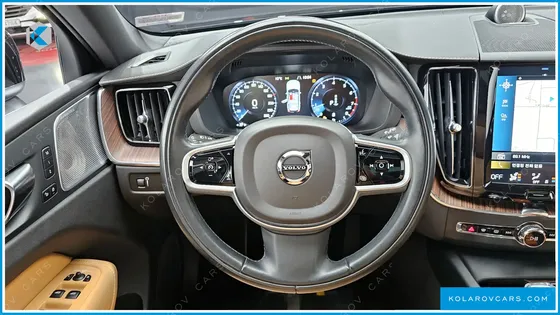 VOLVO XC60 B5 INSCRIPTION