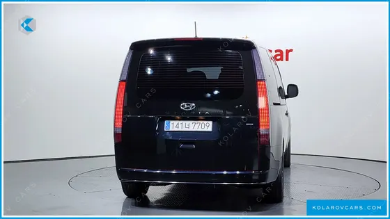 HYUNDAI STARIA 4WD LOUNGE 9-SEATER