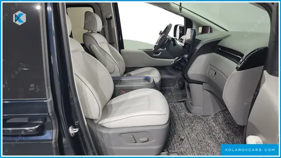 HYUNDAI STARIA 4WD LOUNGE 9-SEATER