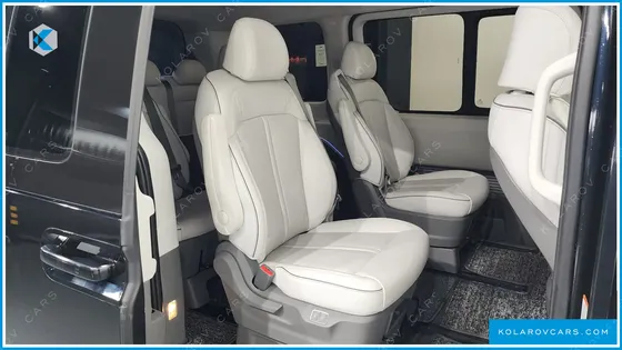 HYUNDAI STARIA 4WD LOUNGE 9-SEATER