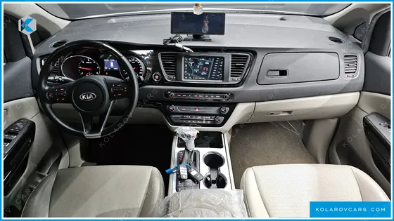 KIA CARNIVAL 9-SEATER PRSTIGE