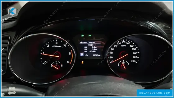 KIA CARNIVAL 9-SEATER PRSTIGE