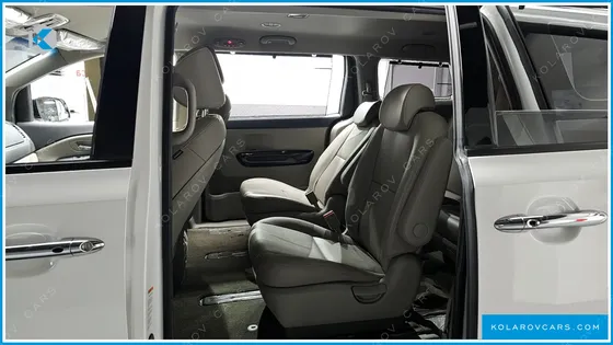 KIA CARNIVAL 9-SEATER PRSTIGE