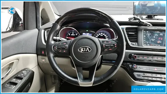 KIA CARNIVAL 9-SEATER PRSTIGE