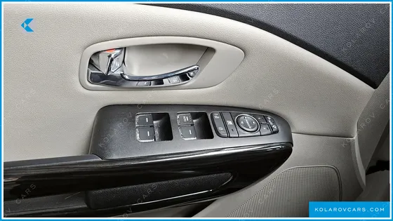 KIA CARNIVAL 9-SEATER PRSTIGE