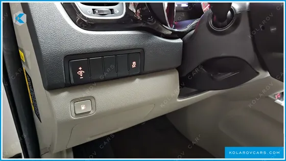 KIA CARNIVAL 9-SEATER PRSTIGE