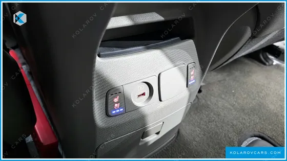KIA CARNIVAL 9-SEATER PRSTIGE