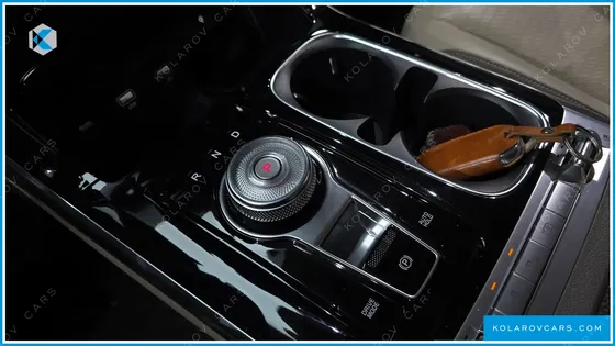 KIA CARNIVAL GASOLINE 7-SEATER SIGNATURE
