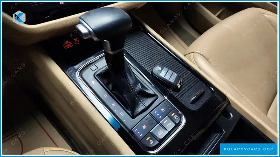 KIA CARNIVAL GASOLINE 9-SEATER NOBLESSE