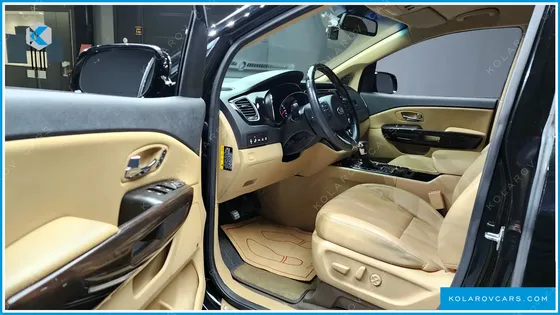 KIA CARNIVAL GASOLINE 9-SEATER NOBLESSE