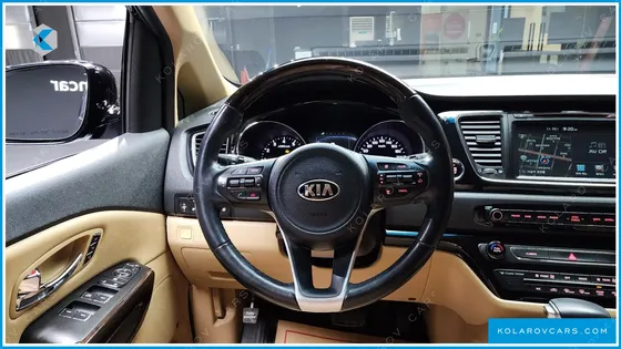 KIA CARNIVAL GASOLINE 9-SEATER NOBLESSE