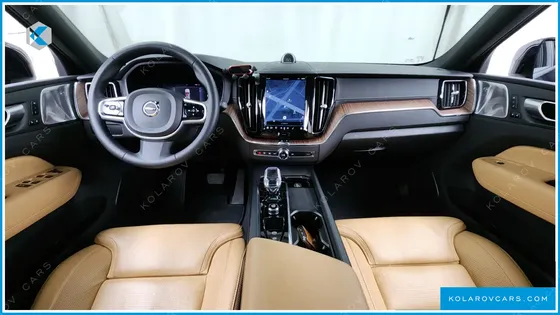 VOLVO XC60 B5 ULTIMATE BRIGHT