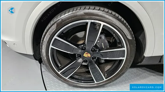 PORSCHE CAYENNE 3.0 COUPE PLATINUM EDITION