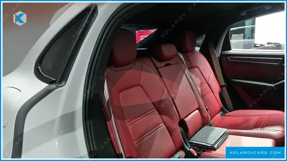 PORSCHE CAYENNE 3.0 COUPE PLATINUM EDITION