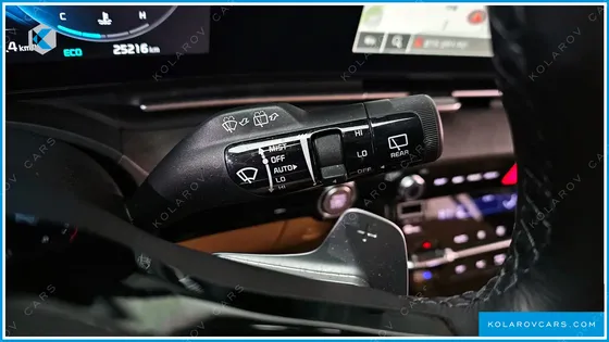 KIA CARNIVAL GASOLINE 7-SEATER SIGNATURE