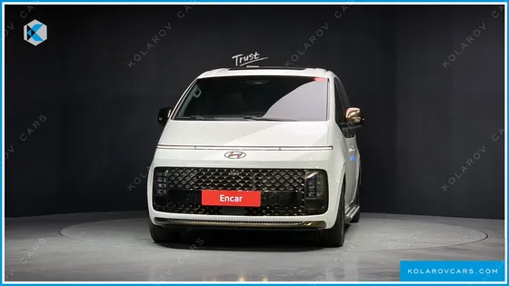 HYUNDAI STARIA 4WD LOUNGE 9-SEATER