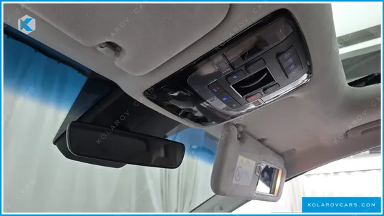 HYUNDAI STARIA 4WD LOUNGE 9-SEATER