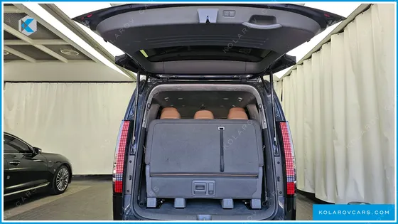 HYUNDAI STARIA 4WD LOUNGE 9-SEATER
