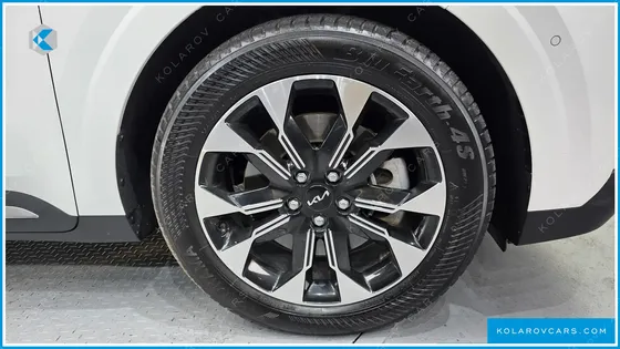 KIA CARNIVAL 9-SEATER SIGNATURE