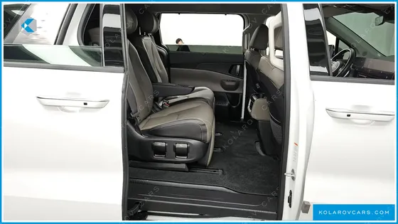 KIA CARNIVAL 7-SEATER NOBLESSE