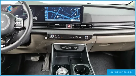 KIA CARNIVAL 7-SEATER NOBLESSE