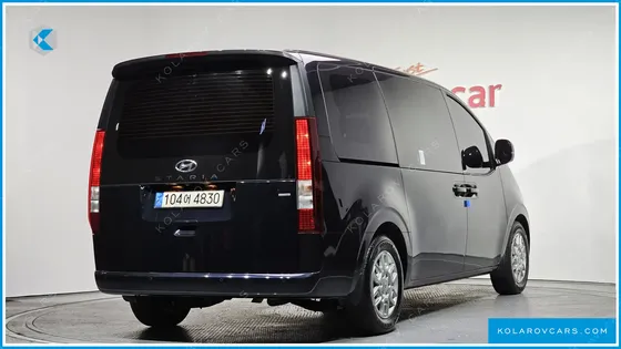 HYUNDAI STARIA 4WD TOURER 9-SEATER