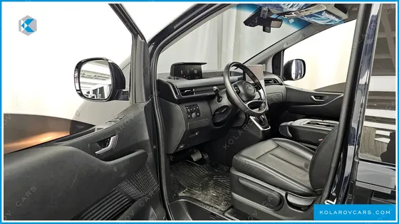 HYUNDAI STARIA 4WD TOURER 9-SEATER