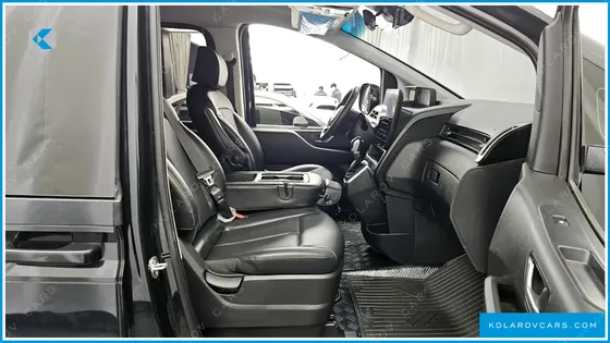 HYUNDAI STARIA 4WD TOURER 9-SEATER