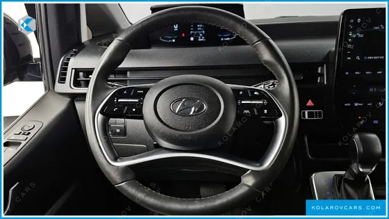 HYUNDAI STARIA 4WD TOURER 9-SEATER