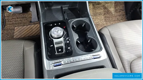 KIA CARNIVAL 9-SEATER SIGNATURE