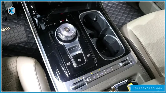 KIA CARNIVAL GASOLINE 7-SEATER SIGNATURE