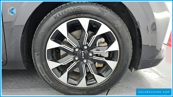 KIA CARNIVAL 7-SEATER SIGNATURE