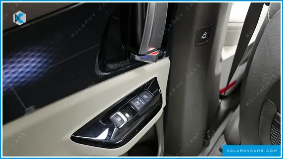 KIA CARNIVAL 7-SEATER SIGNATURE