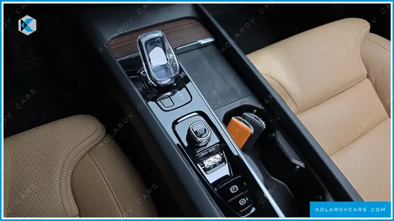 VOLVO XC60 B5 INSCRIPTION