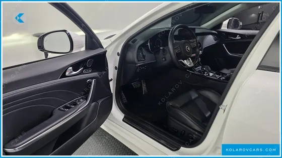KIA STINGER 2.5 PLATINUM