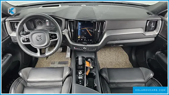 VOLVO XC60 T8 R-DESIGN