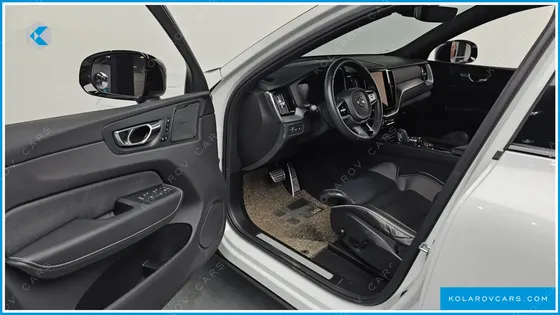 VOLVO XC60 T8 R-DESIGN