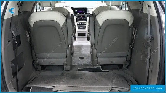 KIA CARNIVAL GASOLINE 9-SEATER NOBLESSE