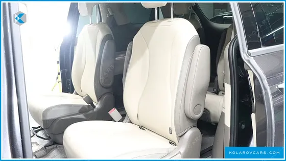 KIA CARNIVAL GASOLINE 9-SEATER NOBLESSE