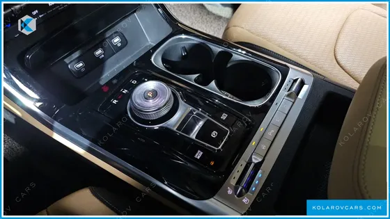 KIA CARNIVAL 9-SEATER NOBLESSE