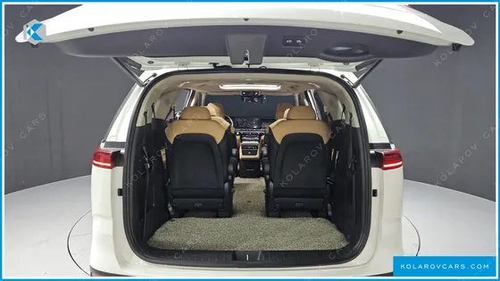 KIA CARNIVAL 9-SEATER NOBLESSE