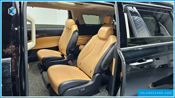 KIA CARNIVAL 9-SEATER SIGNATURE