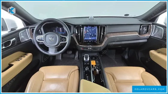 VOLVO XC60 B5 INSCRIPTION