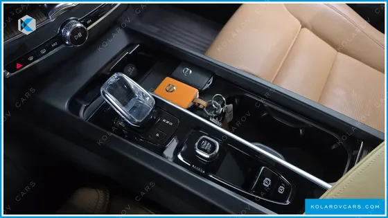 VOLVO XC60 B5 INSCRIPTION