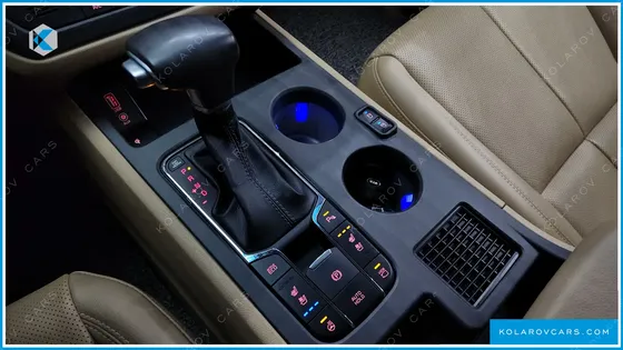 KIA CARNIVAL GASOLINE 9-SEATER HI-LIMOUSINE