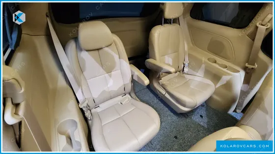 KIA CARNIVAL GASOLINE 9-SEATER HI-LIMOUSINE