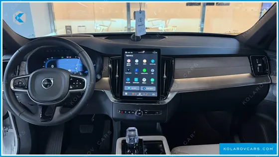 VOLVO XC90 T8 ULTRA BRIGHT HYBRID