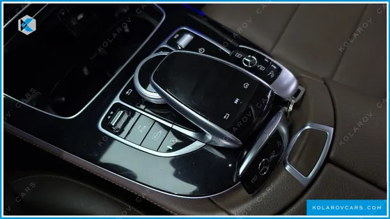 MERCEDES E-CLASS E300 4MATIC AVNATGARDE