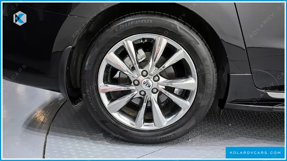 KIA CARNIVAL 9-SEATER PRSTIGE